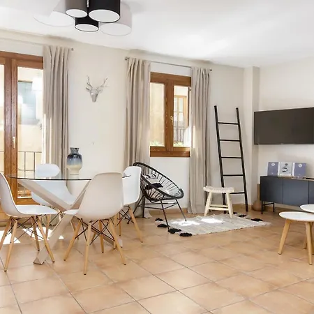 Apartment Lets Holidays New Close To The *