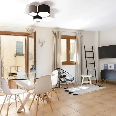 Apartment Lets Holidays New Close To The