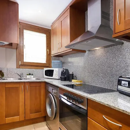 Apartment Lets Holidays New Close To The *